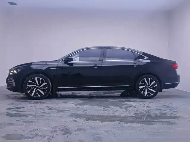 Volkswagen Passat — Фото автомобиля 7