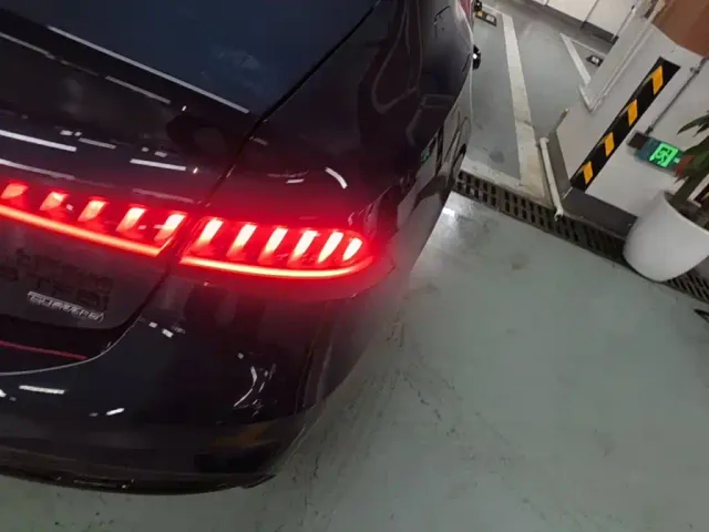 Audi A7L — Фото автомобиля 7