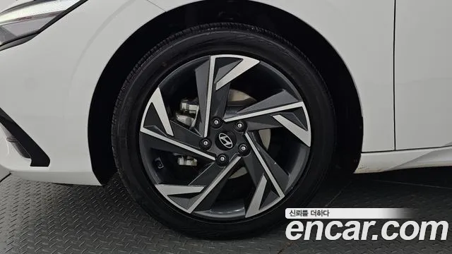 Hyundai Avante CN7 — Фото автомобиля 5