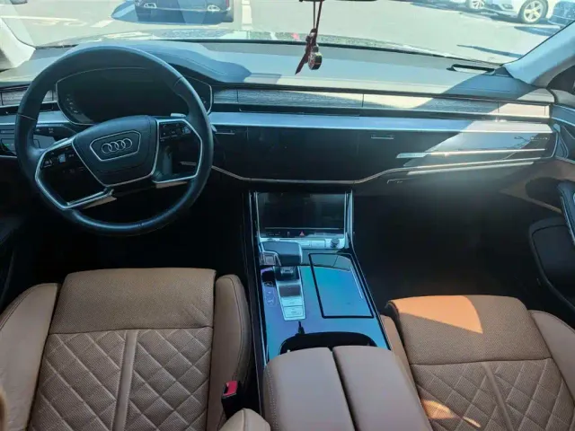 Audi A8 — Фото автомобиля 8