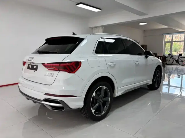 Audi Q3 — Фото автомобиля 14