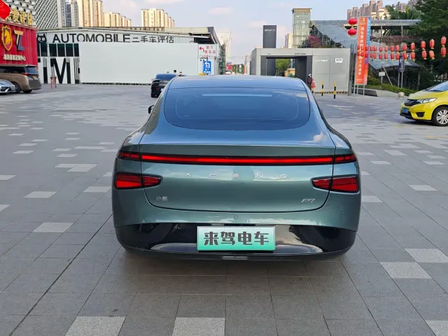 Xpeng P7 — Фото автомобиля 5
