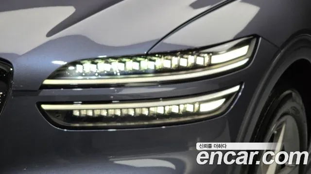 Genesis GV70 — Фото автомобиля 7