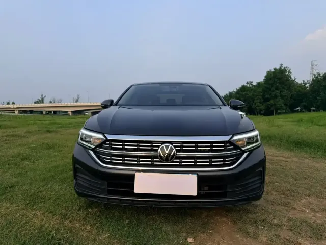 Фотография автомобиля — Volkswagen Sagitar