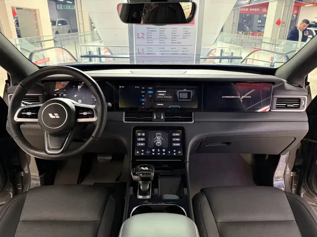 Li Auto ONE — Фото автомобиля 5