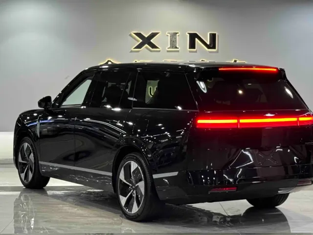 Xpeng GX — Фото автомобиля 4