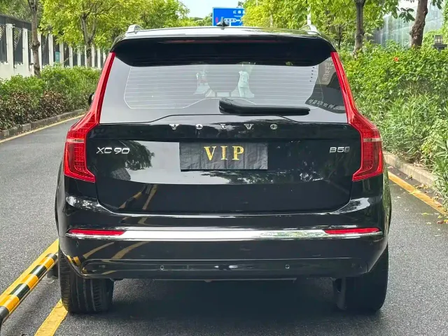 Volvo XC90 — Фото автомобиля 9