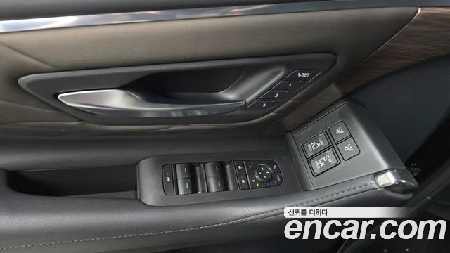 Toyota Alphard — Фото автомобиля 16