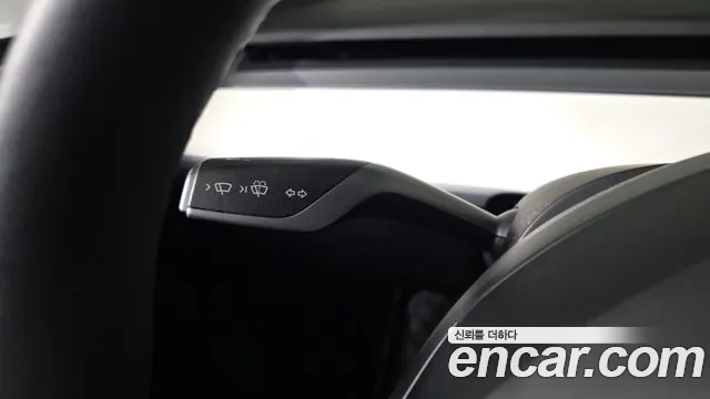 Tesla Model Y — Фото автомобиля 27