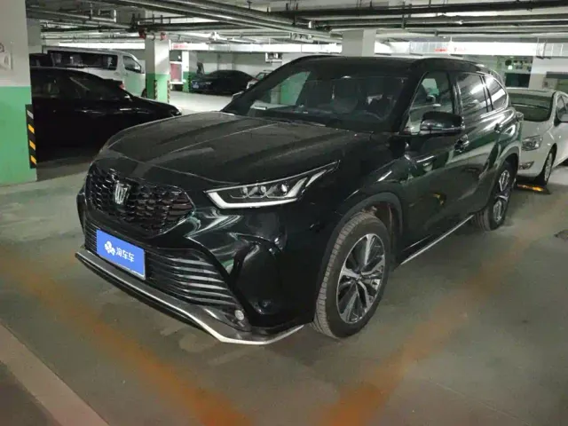 Фотография автомобиля — Toyota Crown Kluger
