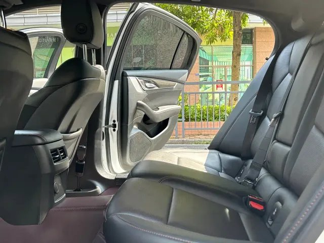 Cadillac CT5 — Фото автомобиля 24