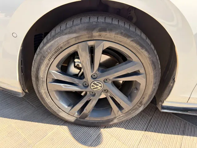 Volkswagen Golf — Фото автомобиля 21
