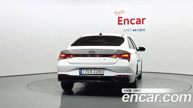 Hyundai Avante CN7 — Фото автомобиля 4