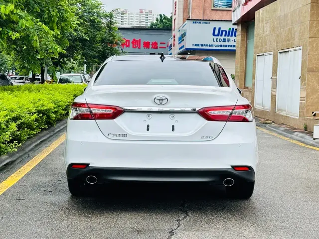 Toyota Camry — Фото автомобиля 5