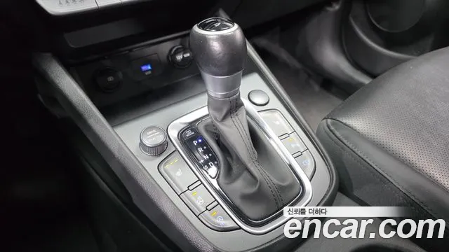 Hyundai Kona New — Фото автомобиля 12