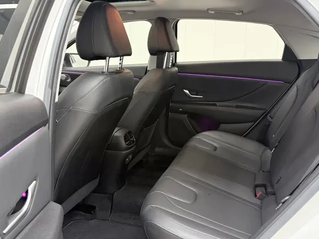 Hyundai Elantra — Фото автомобиля 17