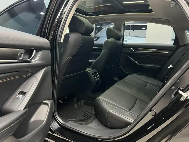 Honda Accord — Фото автомобиля 11