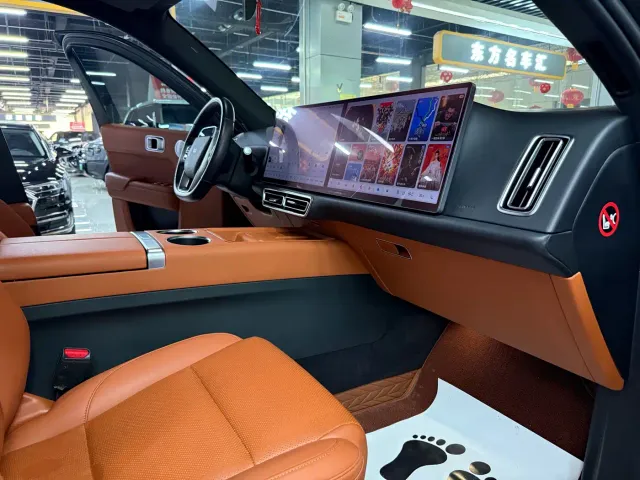 Li Auto L7 — Фото автомобиля 15
