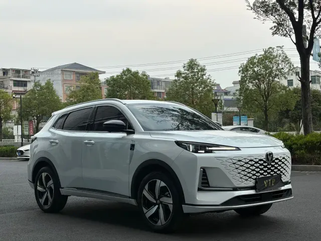 Changan CS55 Plus — Фото автомобиля 2