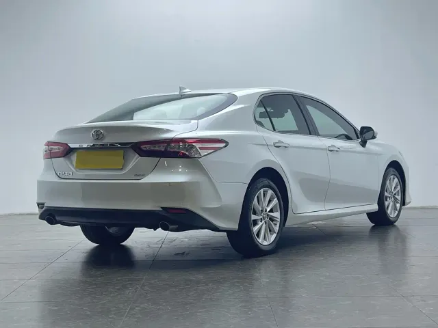 Toyota Camry — Фото автомобиля 3