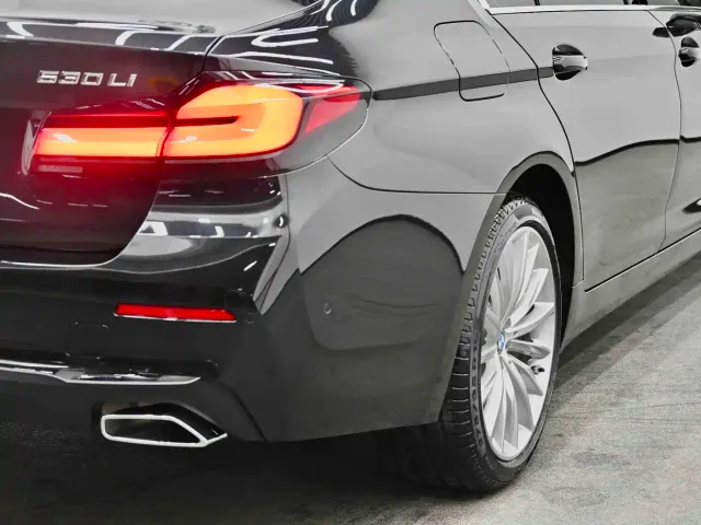 BMW 5 Series — Фото автомобиля 2