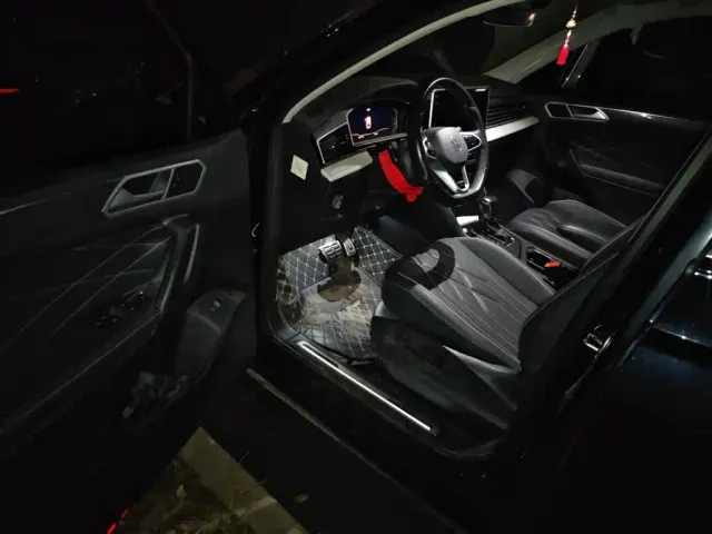 Volkswagen Tiguan L — Фото автомобиля 17