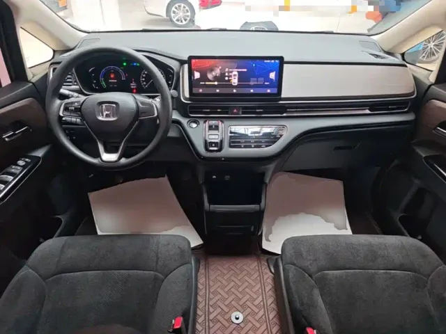Honda Odyssey — Фото автомобиля 9
