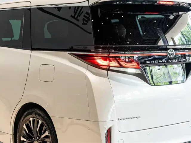 Toyota Vellfire — Фото автомобиля 20