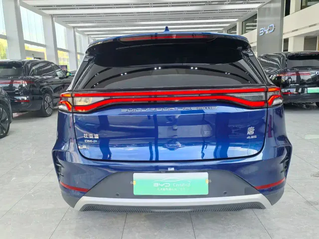 BYD Tang — Фото автомобиля 11