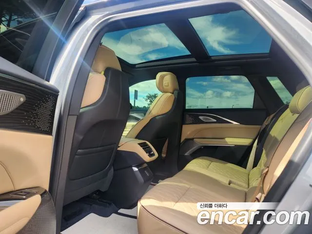 Cadillac Lyriq — Фото автомобиля 12