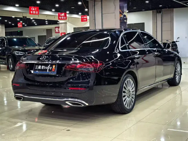 Mercedes-Benz E-Class — Фото автомобиля 9