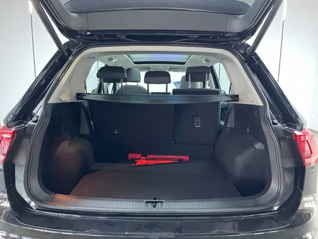 Volkswagen Tiguan L — Фото автомобиля 9
