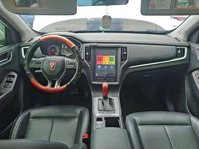 Roewe RX5 — Фото автомобиля 5