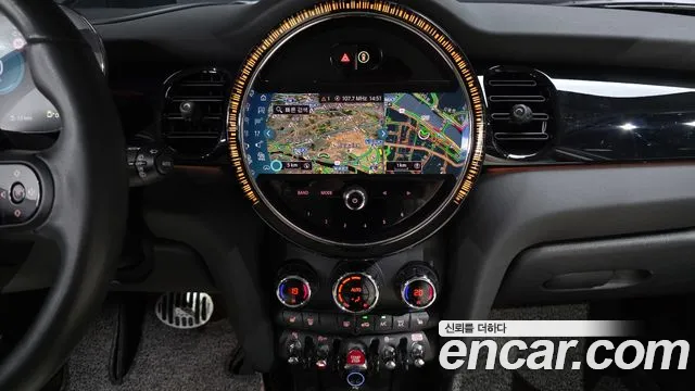 Mini Cooper Cooper 5 дверей Classic — Фото автомобиля 14