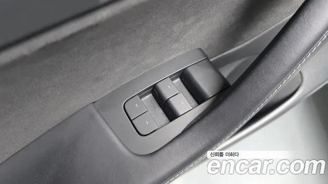 Tesla Model 3 — Фото автомобиля 26