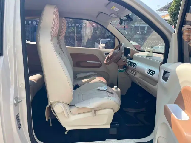 Wuling Hongguang Mini EV — Фото автомобиля 6