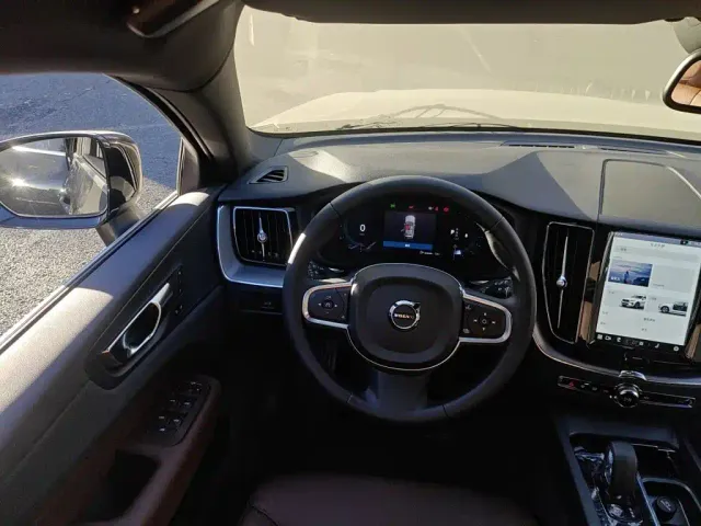 Volvo XC60 — Фото автомобиля 6