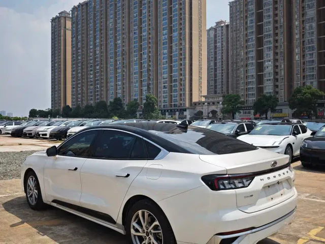 Ford Mondeo — Фото автомобиля 9