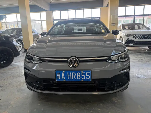 Volkswagen Golf — Фото автомобиля 2