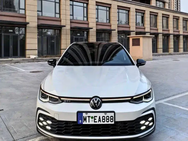 Volkswagen Golf GTI — Фото автомобиля 2