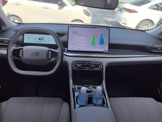 Geely Galaxy Stellar 6 — Фото автомобиля 12