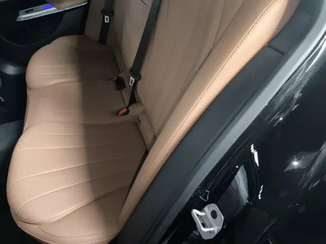 Mercedes-Benz E-Class — Фото автомобиля 12