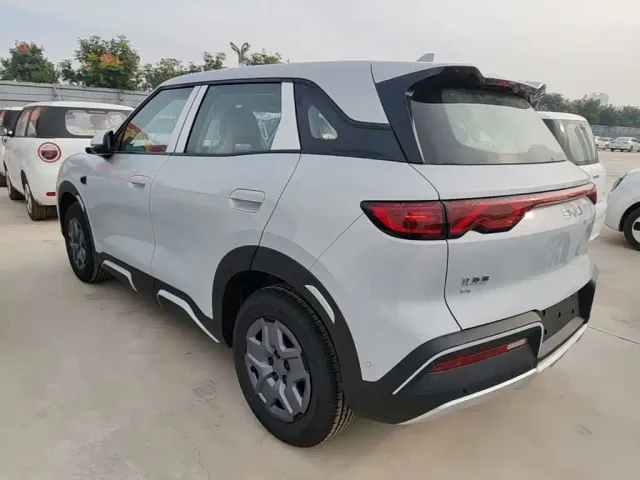 BYD Yuan UP — Фото автомобиля 4