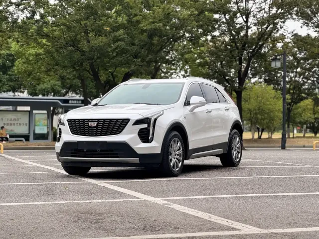 Фотография автомобиля — Cadillac XT4