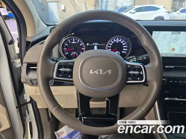 Kia Carnival Generation 4 — Фото автомобиля 8