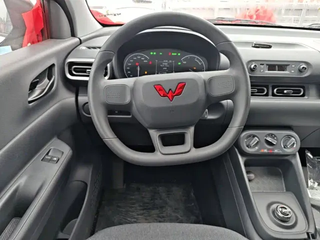 Wuling Hongguang — Фото автомобиля 10