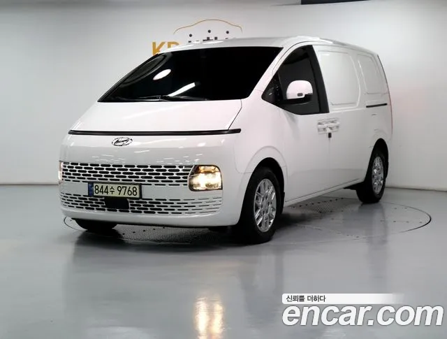 Фотография автомобиля — Hyundai Staria