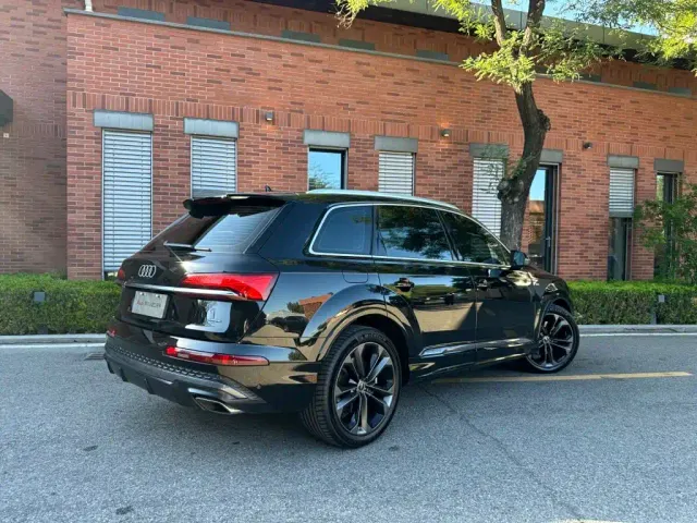 Audi Q7 — Фото автомобиля 2