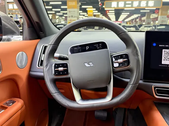Li Auto L7 — Фото автомобиля 7