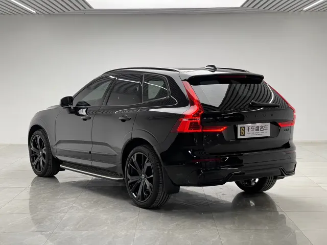 Volvo XC60 — Фото автомобиля 4
